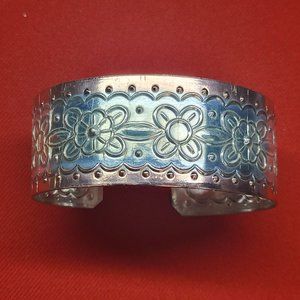 VTG Silver Copper Tone Metal Etched Flowers Cuff Bracelet